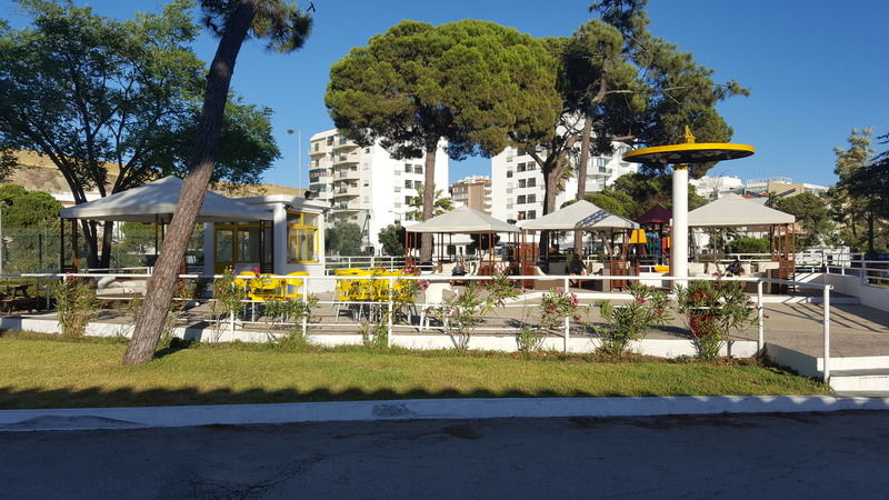 Hotel Parque De Campismo Orbitur Costa De Caparica Esterno foto