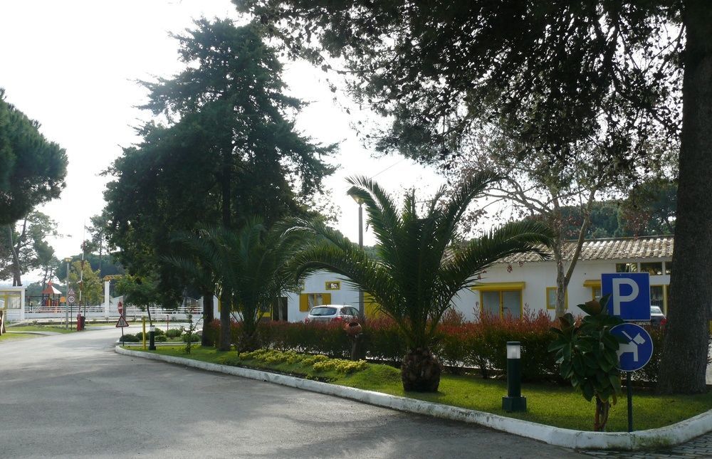Hotel Parque De Campismo Orbitur Costa De Caparica Esterno foto