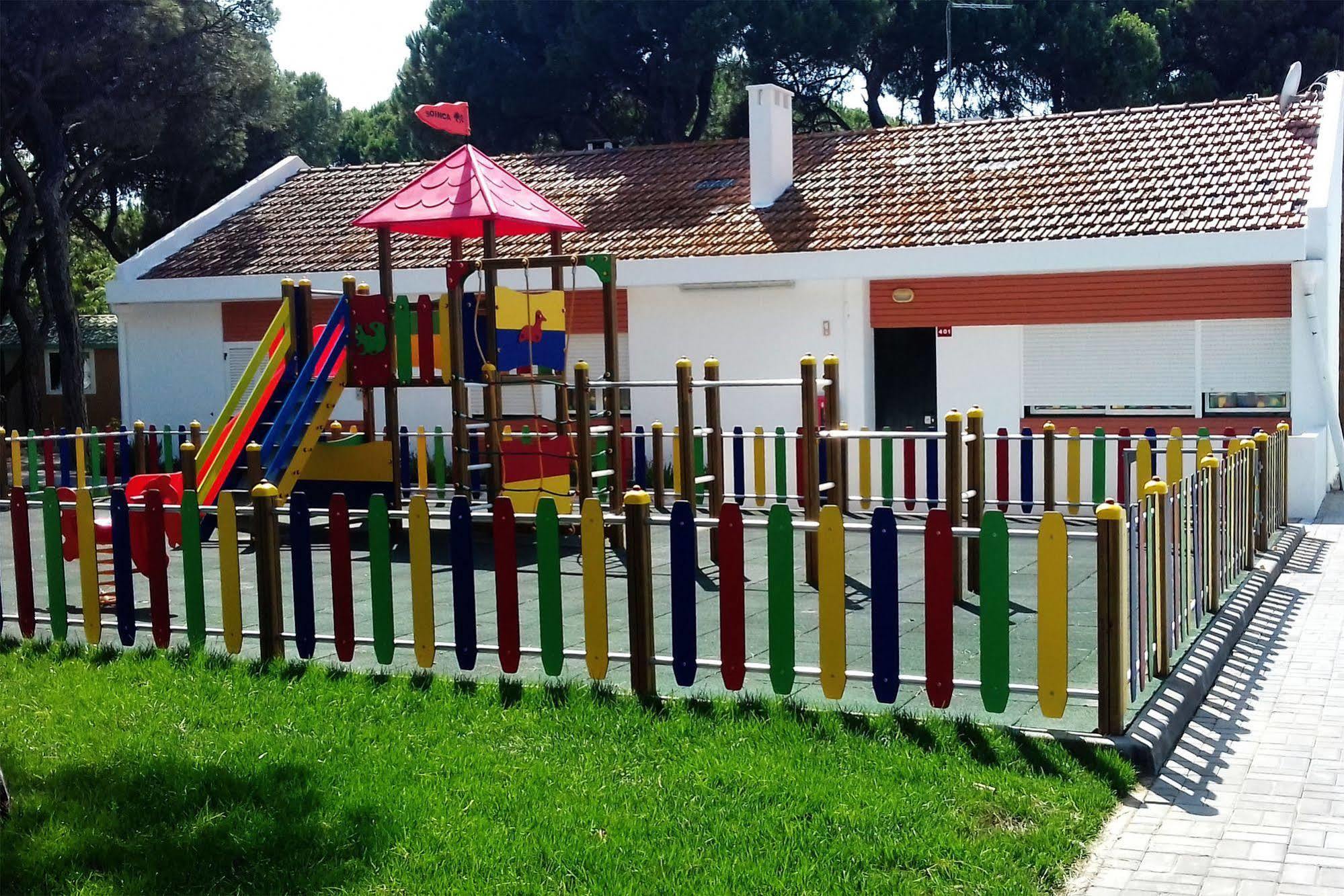 Hotel Parque De Campismo Orbitur Costa De Caparica Esterno foto